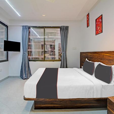 Hotel Collection O Crystal Pimpri-Chinchwad Exterior foto