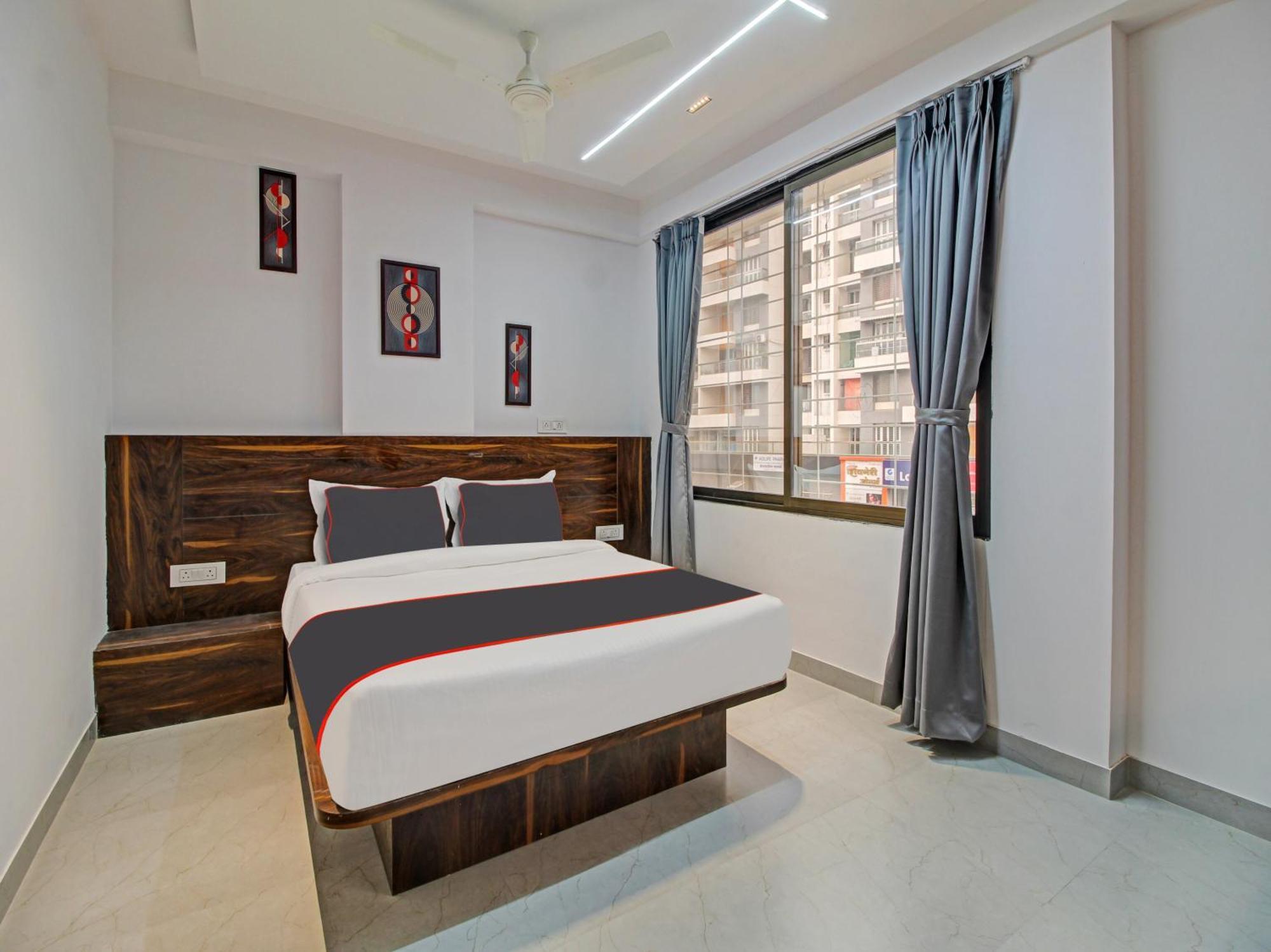 Hotel Collection O Crystal Pimpri-Chinchwad Exterior foto