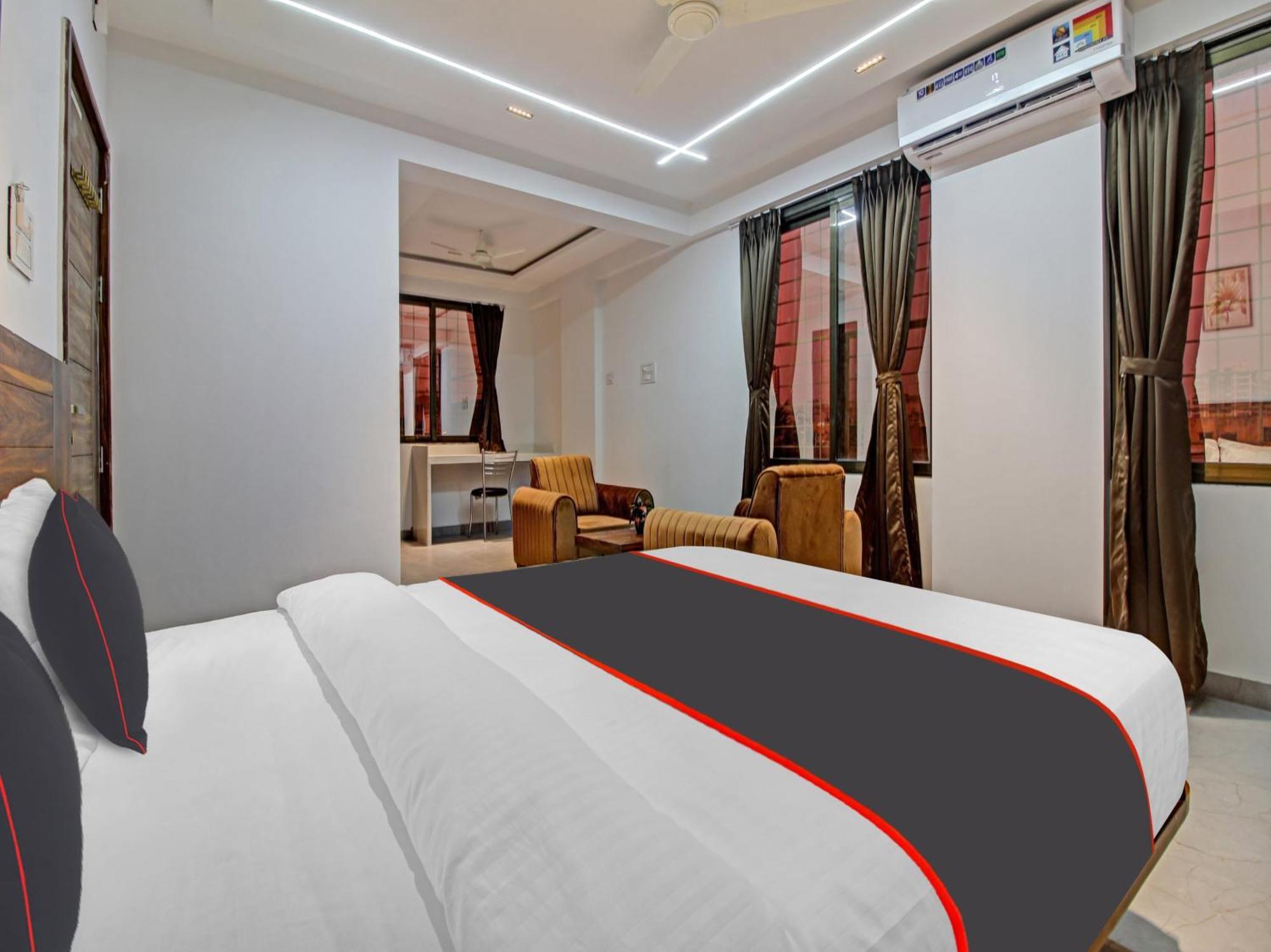 Hotel Collection O Crystal Pimpri-Chinchwad Exterior foto